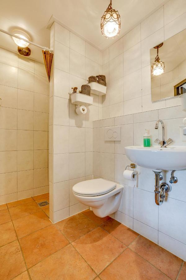 B&B Wicherumloo Wekerom ภายนอก รูปภาพ